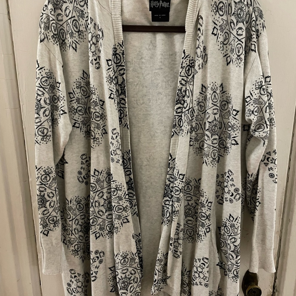 Lightly used Torrid Size 1 Harry Potter Hooded open cardigan